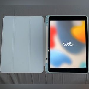 9th generation iPad with 1st generation apple pencil and case